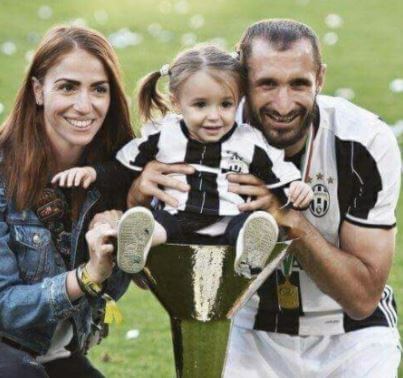 Nina Chiellini with her parents Giorgio Chiellini and Carolina Bonistalli.
